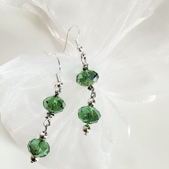 Green glass beaded earrings - Handmade (NEW) - Picture 3 of 4